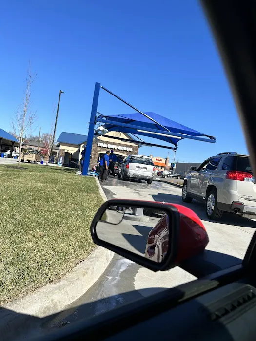 Tidal Wave Auto Spa | Car Wash Picture 9