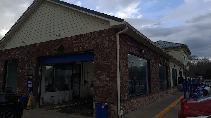 Screaming Eagle Express Car Wash Picture 7