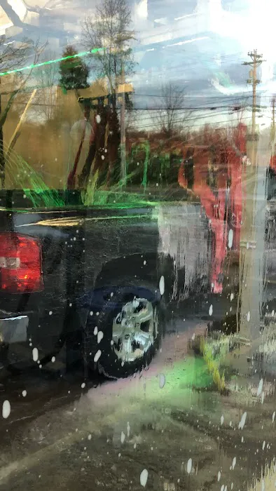 Screaming Eagle Express Car Wash Picture 4