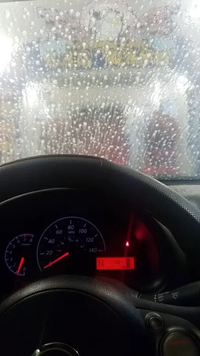 Screaming Eagle Express Car Wash Picture 10