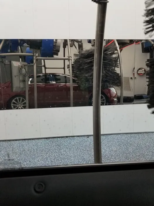 Zips Car Wash Picture 3