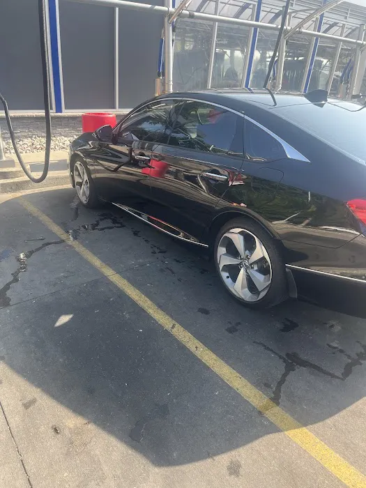 Zips Car Wash Picture 2