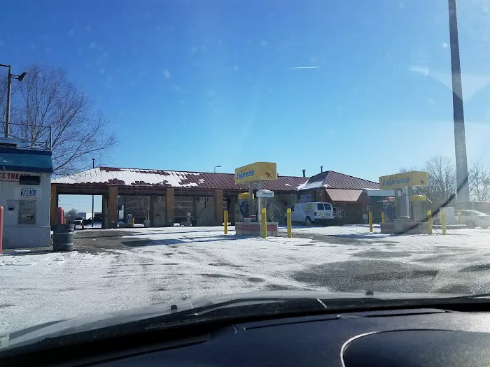 T's Car Wash Picture 3