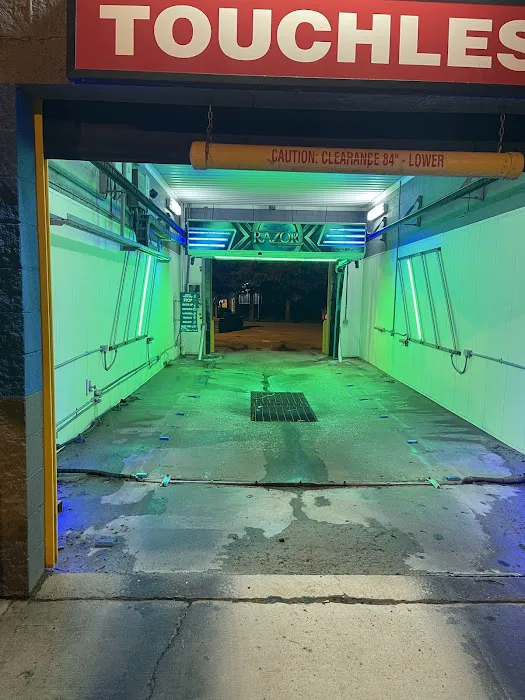 Etown fast lube & Auto wash Picture 4