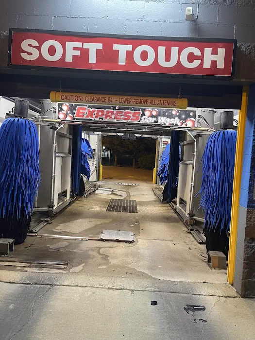 Etown fast lube & Auto wash Picture 1