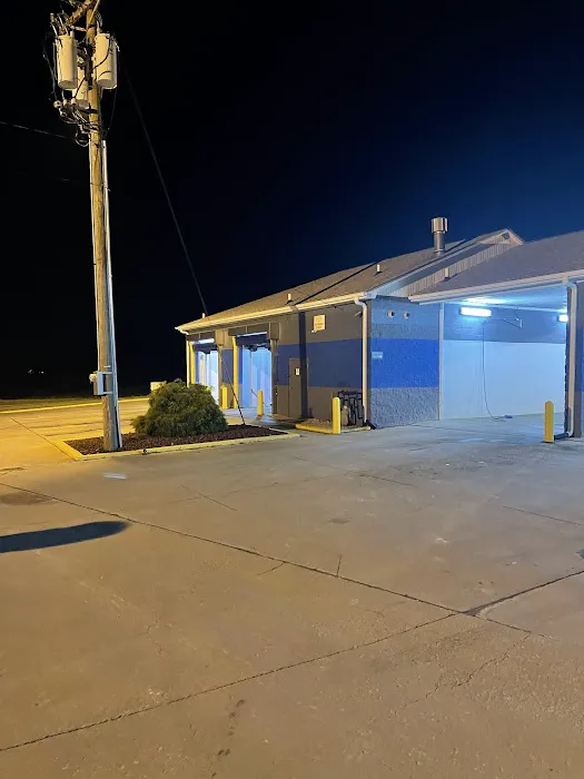 Etown fast lube & Auto wash Picture 7