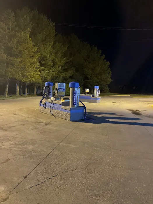 Etown fast lube & Auto wash Picture 9