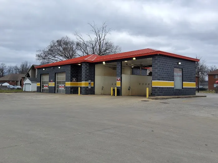 E-Z Street Car Wash Picture 2