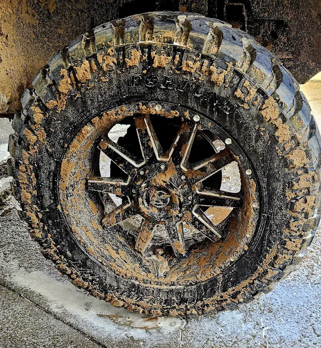 E-Z Street Car Wash Picture 5