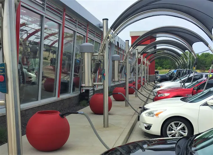 On Track Car Wash Picture 3