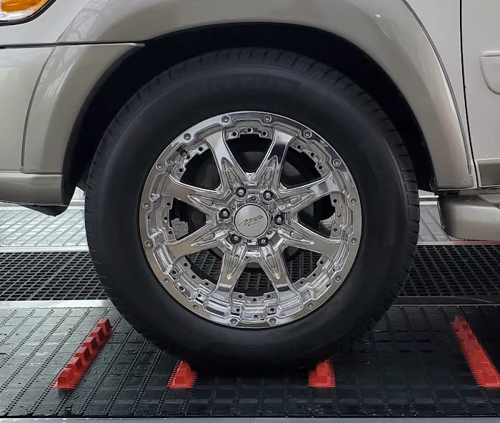 On Track Car Wash Picture 7