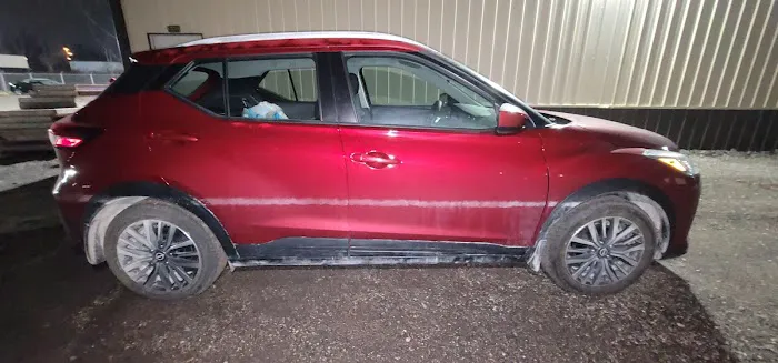 Car Wash & Laundromat Picture 4