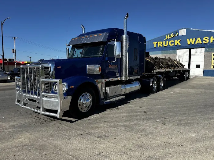 Mike's Five Star Truck Wash Picture 4