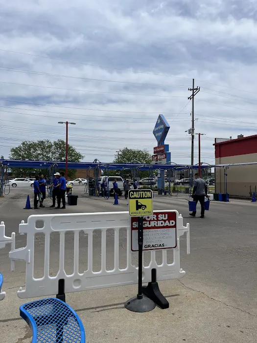 Sparkling Image Car Wash Picture 3