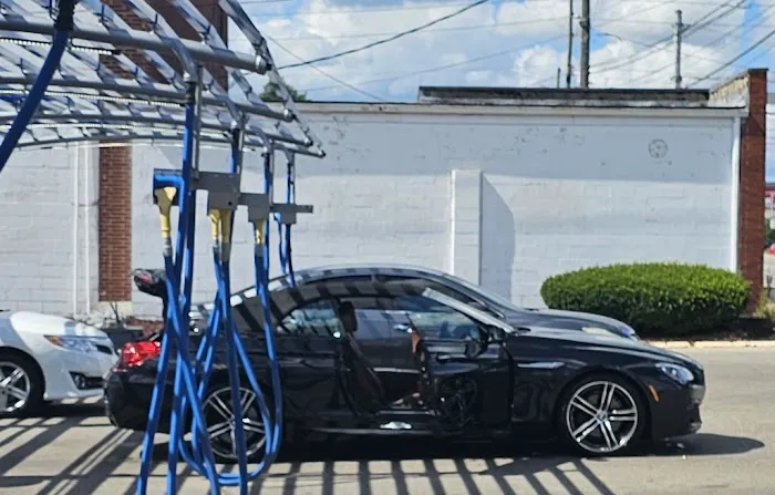 Sparkling Image Car Wash Picture 4