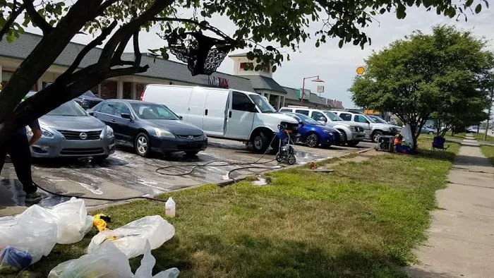 R&T HAND CAR WASH LLC Picture 1