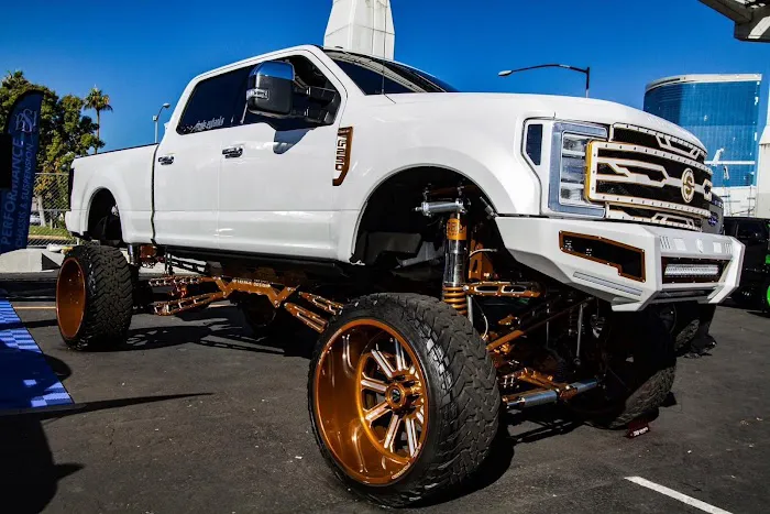 R&T HAND CAR WASH LLC Picture 8