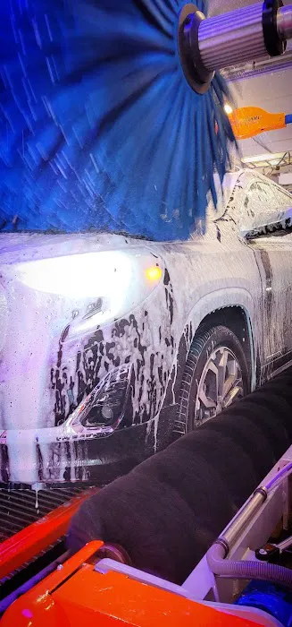 Prime Car Wash Picture 5