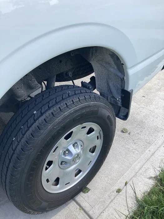 Prime Car Wash Picture 9