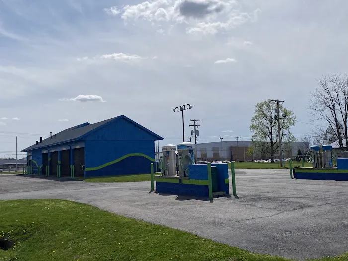 Big Splash Car Wash Picture 2