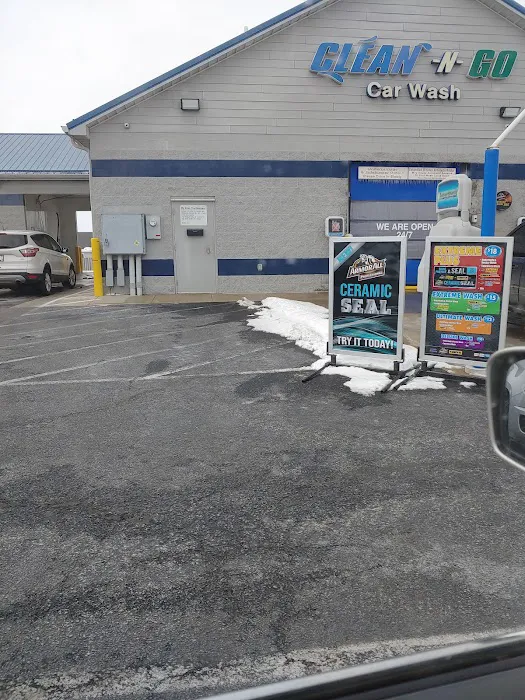 Clean-N-Go Car Wash Picture 2