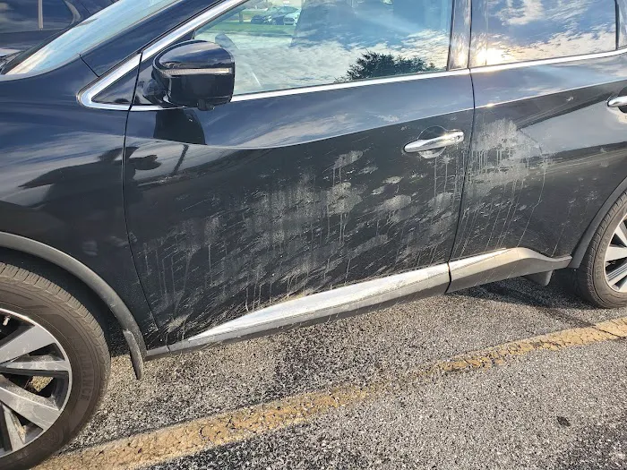 Clean-N-Go Car Wash Picture 4