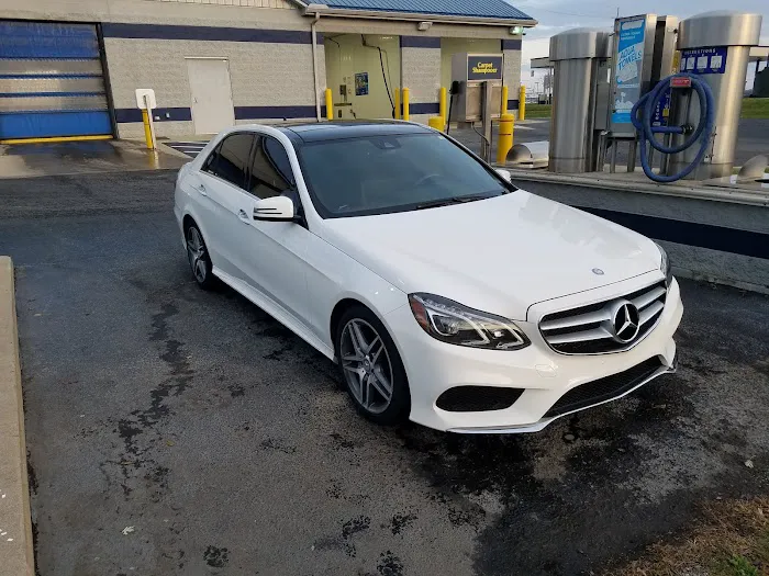 Clean-N-Go Car Wash Picture 7