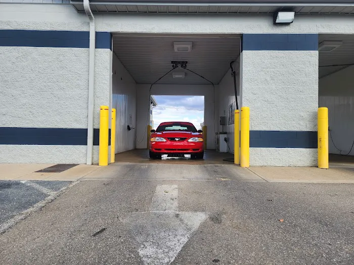 Clean-N-Go Car Wash Picture 8