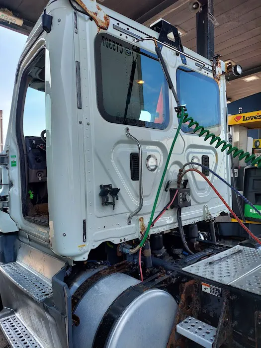 First Class Truck Wash Picture 1