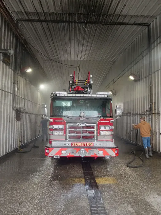 First Class Truck Wash Picture 8