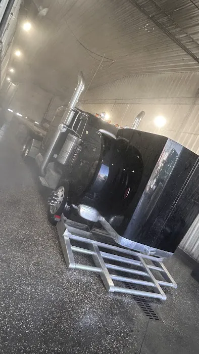 First Class Truck Wash Picture 7