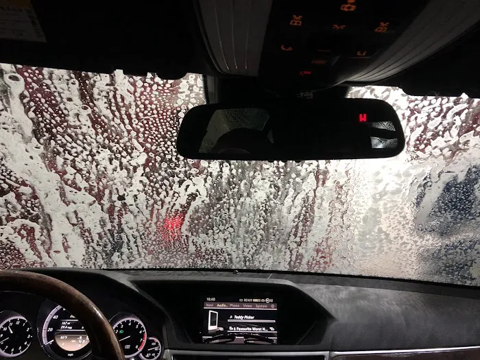 Crew Carwash Picture 4