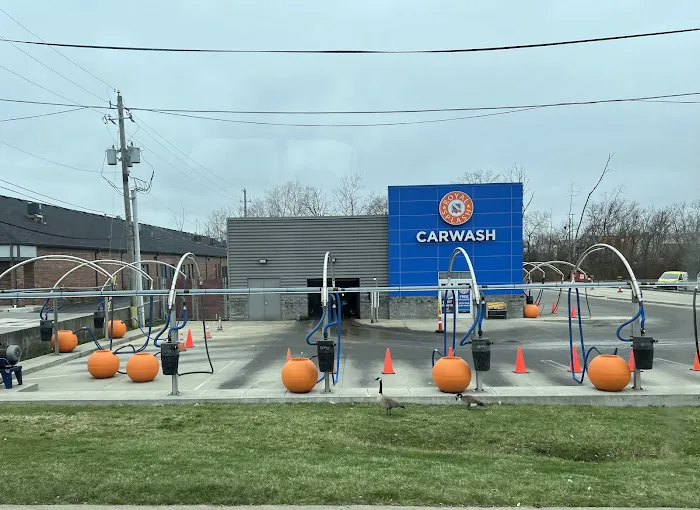 Royal Splash Car Wash Picture 1