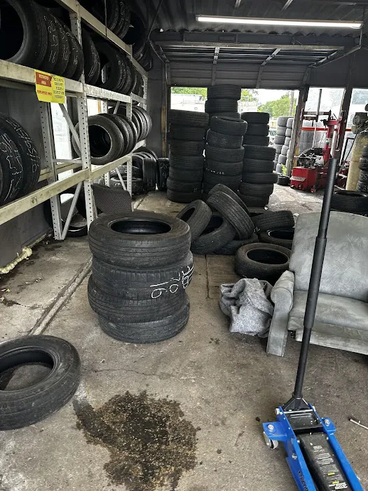 Brothers Hand Carwash & Tires Picture 7