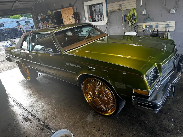 Brothers Hand Carwash & Tires Picture 5
