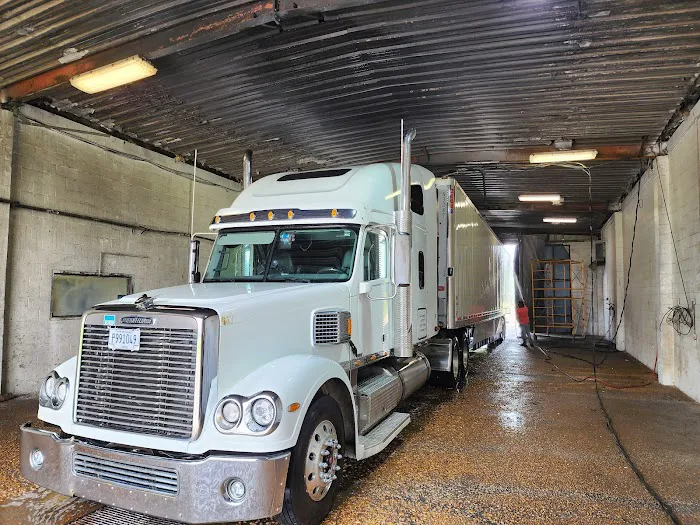 Truck Wash of Arkansas Picture 1