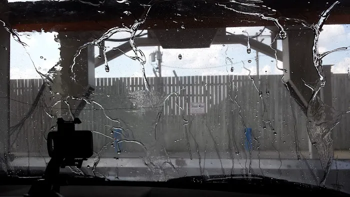 Big Splash Car Wash Picture 4