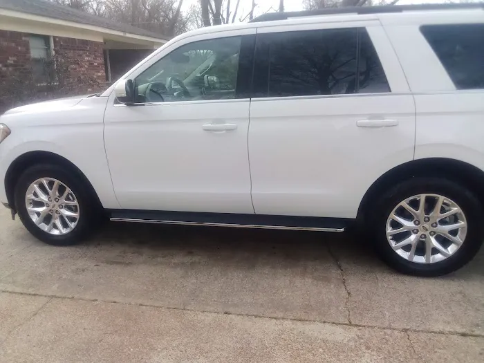 Hill carwash and detail Picture 1