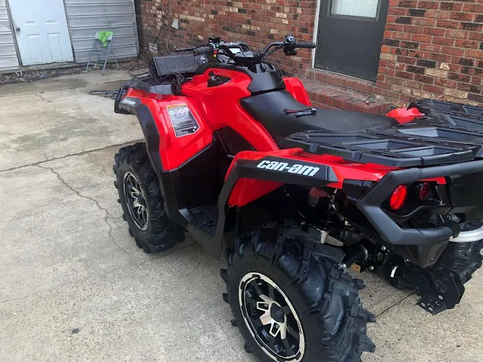 Hill carwash and detail Picture 2