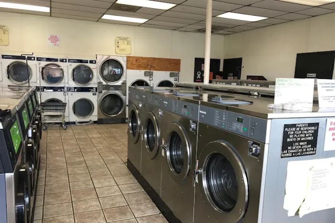 Bud's Car Wash and Laundry