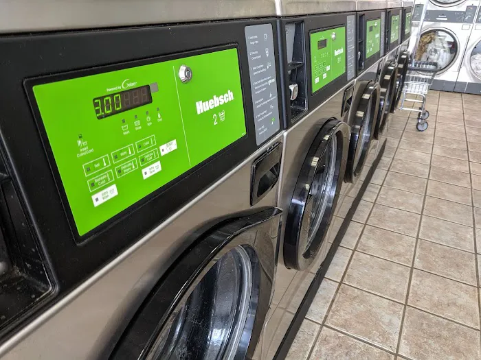 Bud's Car Wash and Laundry Picture 4