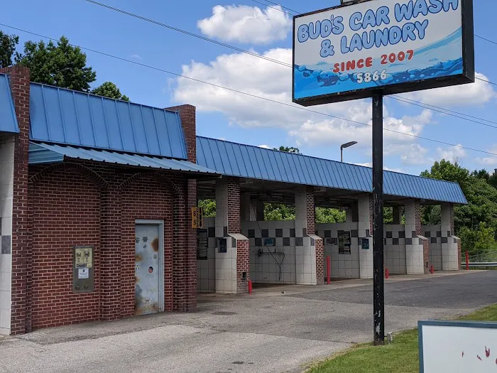 Bud's Car Wash and Laundry Picture 3
