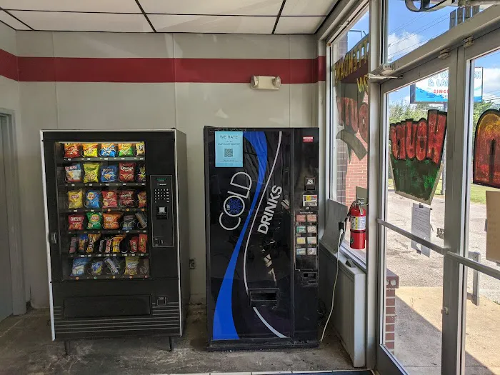 Bud's Car Wash and Laundry Picture 6