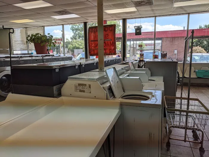 Bud's Car Wash and Laundry Picture 5