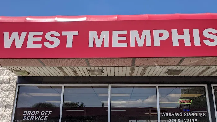 Bud's Car Wash and Laundry Picture 2