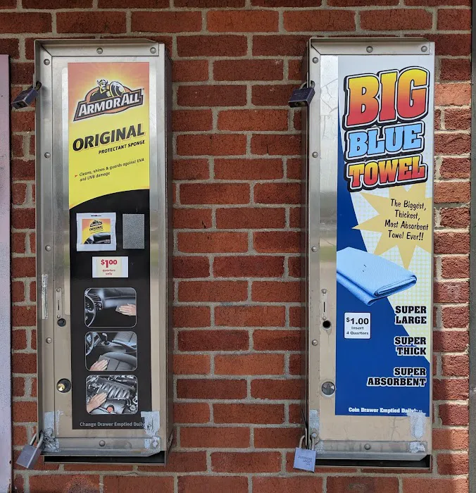 Bud's Car Wash and Laundry Picture 8