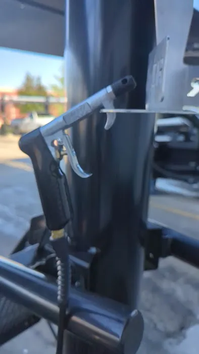 Club Car Wash Picture 7