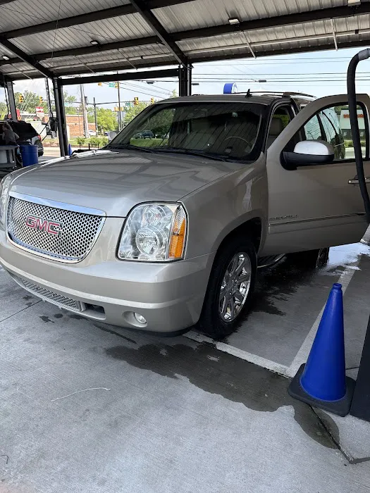 Tidal Wave Auto Spa | Car Wash Picture 5