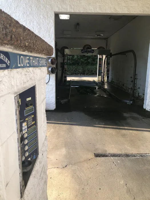 Spray Shine Auto Wash Picture 6