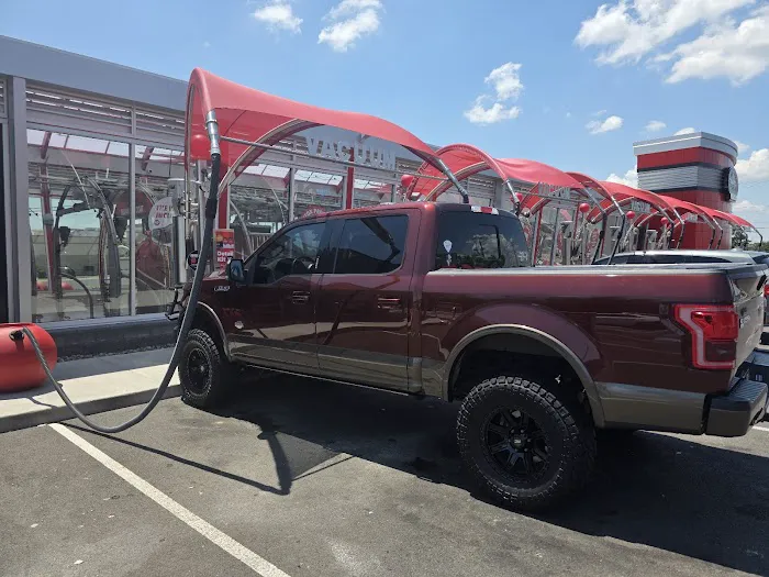 Tommy's Express® Car Wash Picture 5